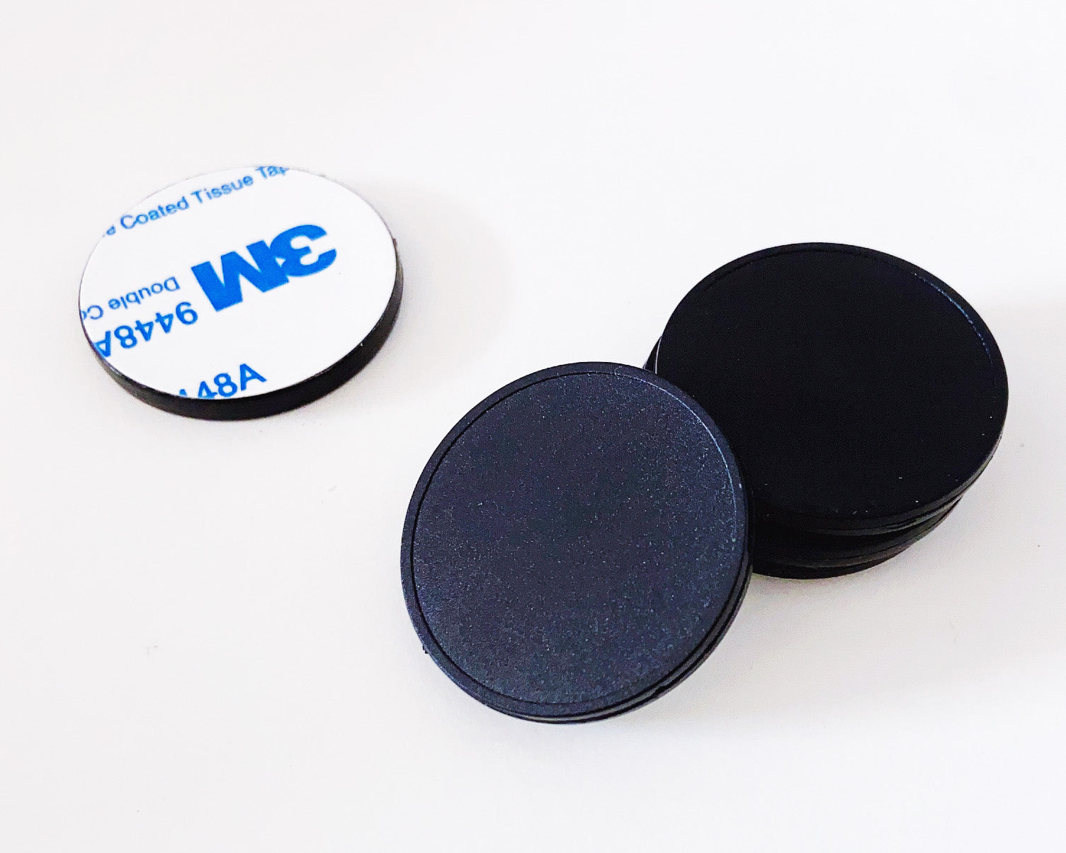 NFC Guard Tour ON-METAL rugged sticky token - Black ABS - NTAG213 - 30mm round